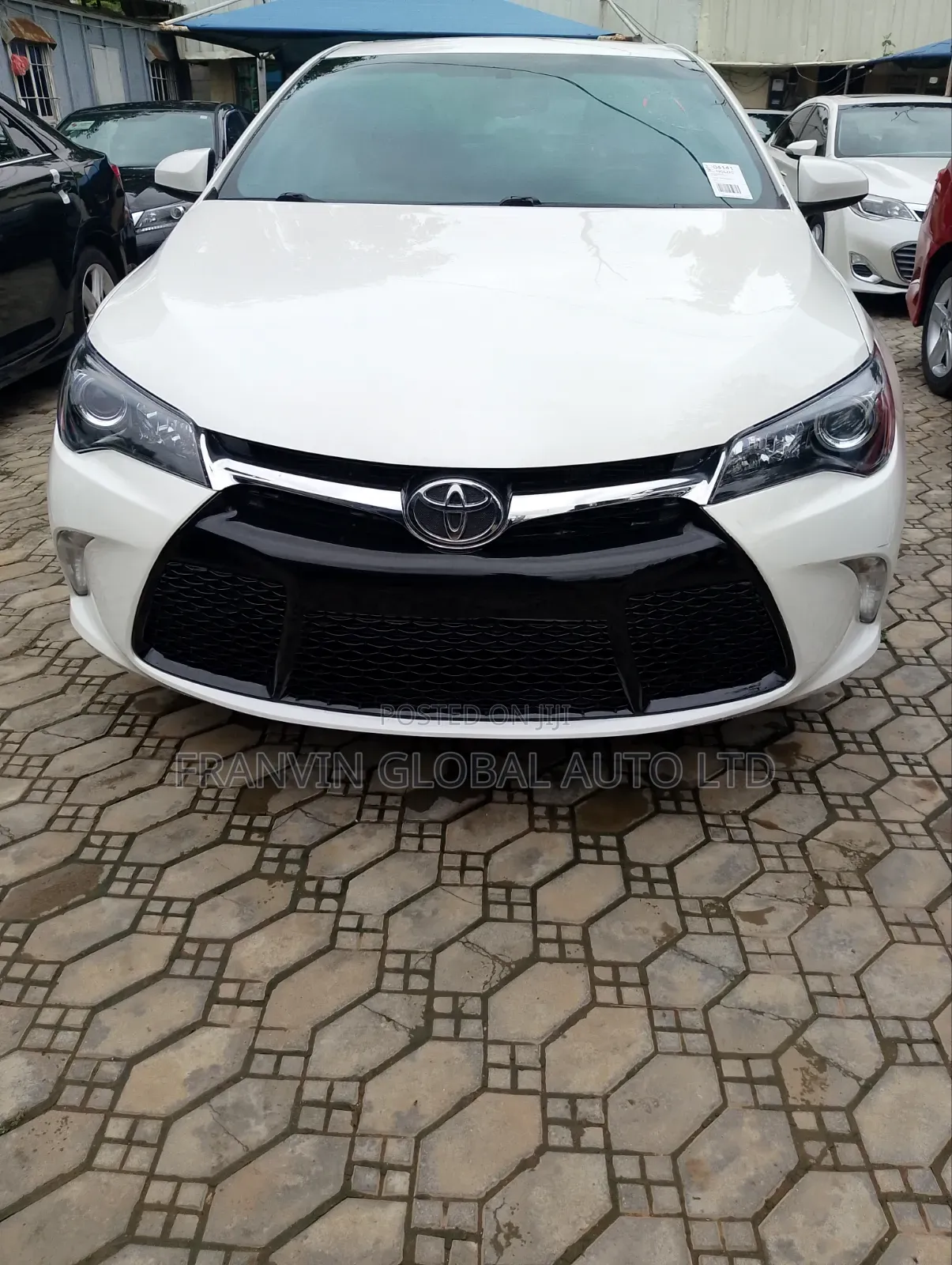 Toyota Camry SE 4dr Sedan (2.5L 4cyl 6A) 2017 White
