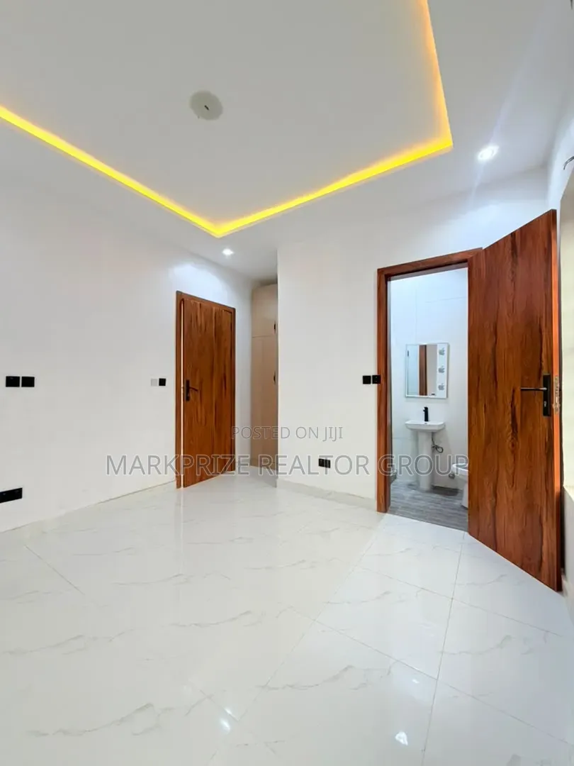 Furnished 5bdrm Duplex in Amuwo Odofin Lagos, Apple Junction for sale