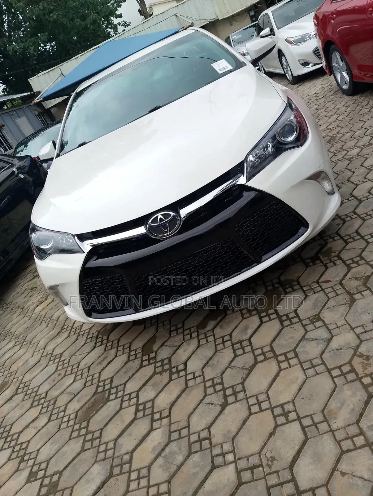 Toyota Camry SE 4dr Sedan (2.5L 4cyl 6A) 2017 White