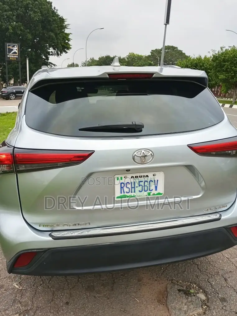 Toyota Highlander XLE AWD 2020 Silver