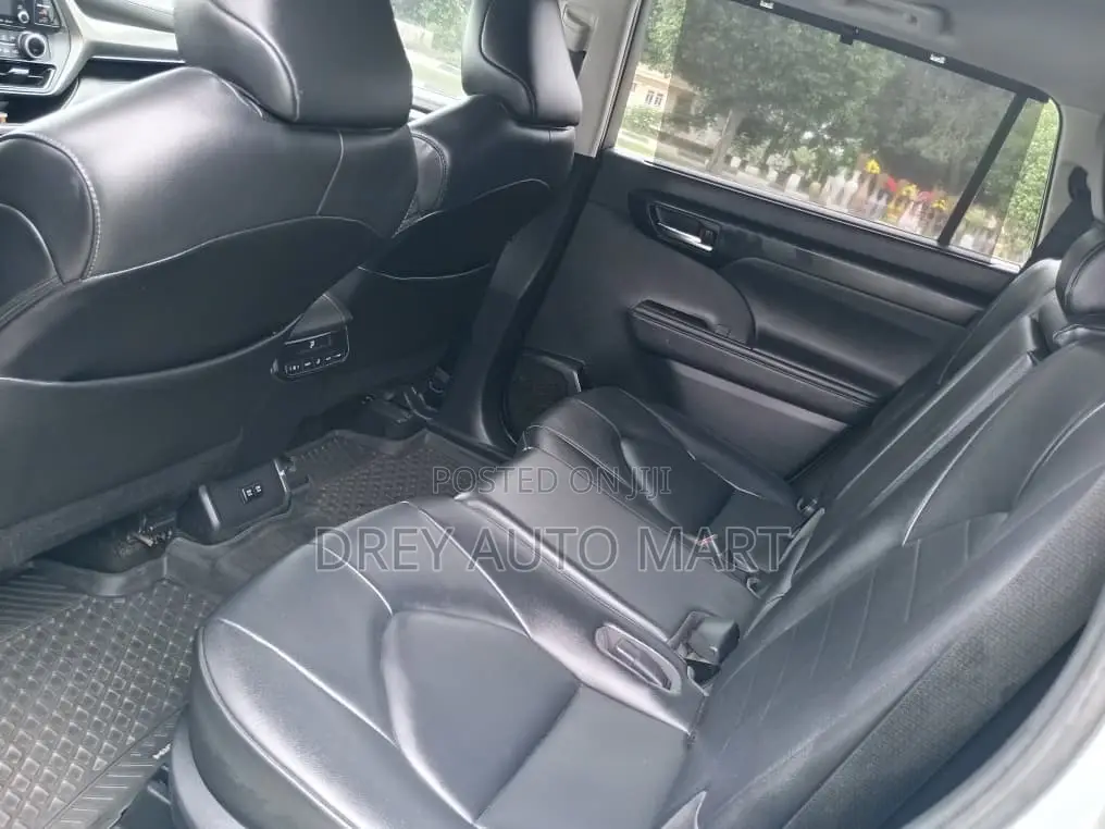 Toyota Highlander XLE AWD 2020 Silver