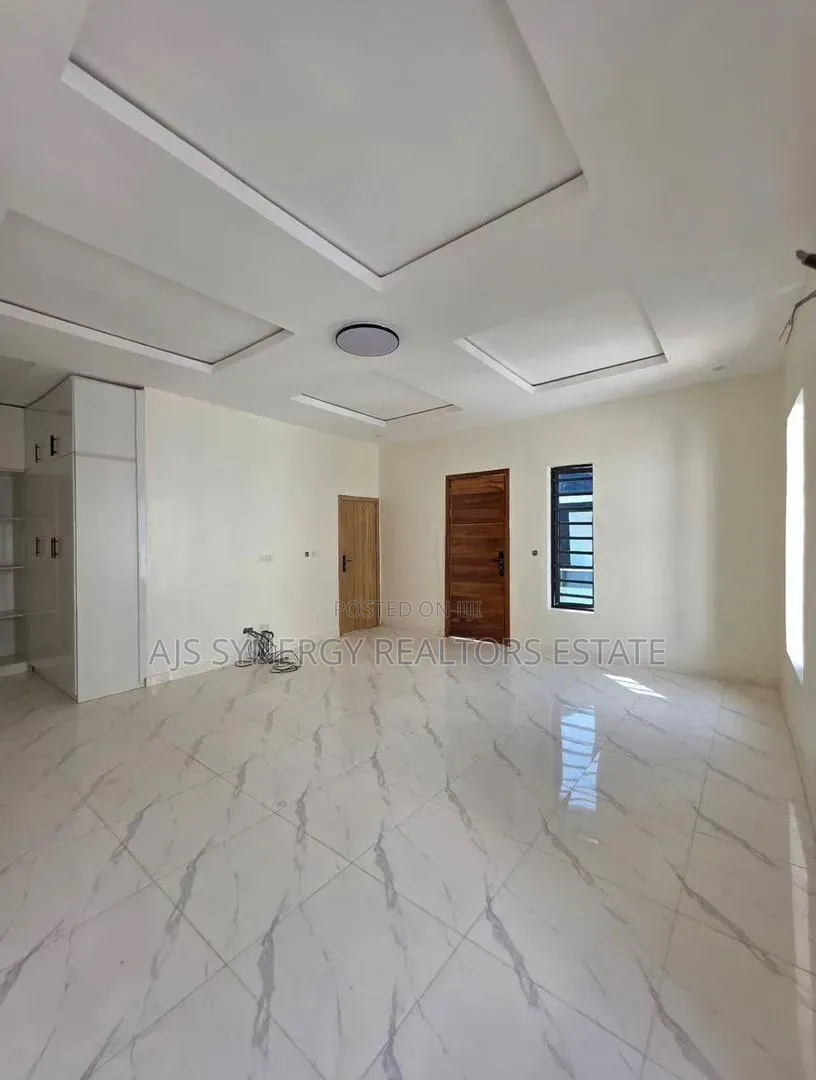 4bdrm Duplex in VGC / Ajah for sale