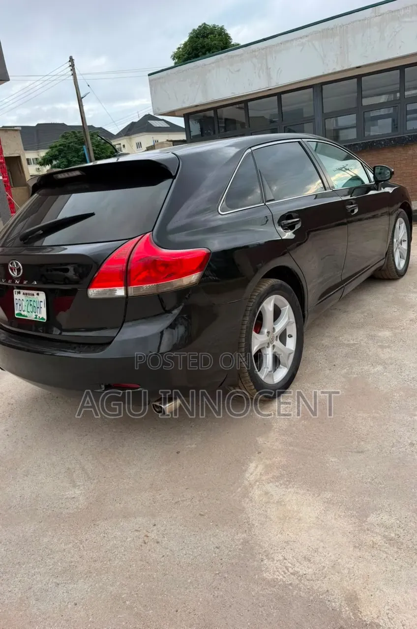 Toyota Venza 2010 Black