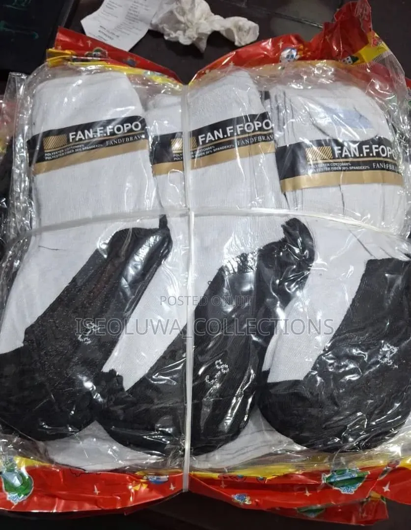 White Black Athletic Socks Breathable and Stretchable Comes 3pair