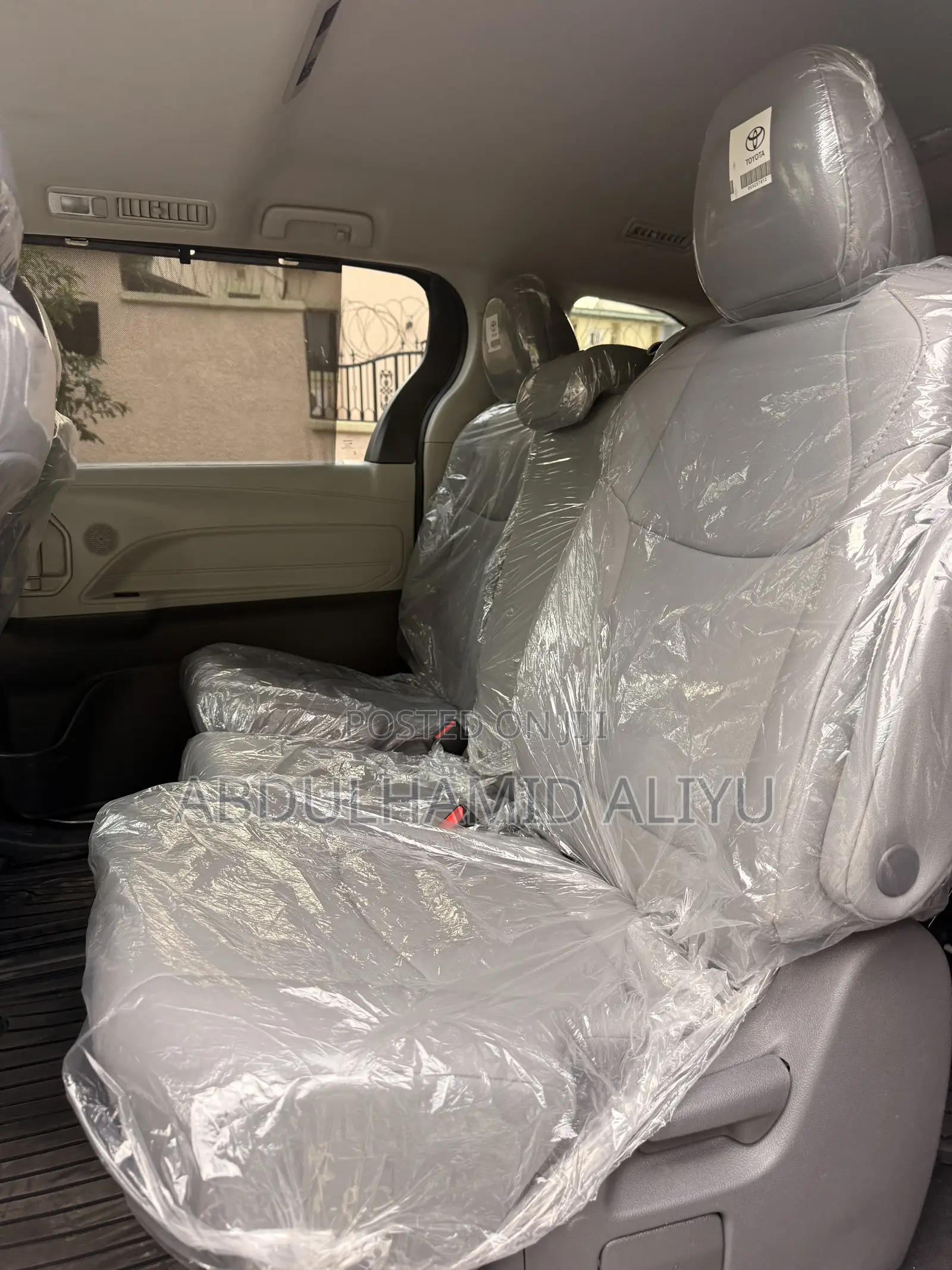 Toyota Sienna XLE 7-Passenger 2021 White
