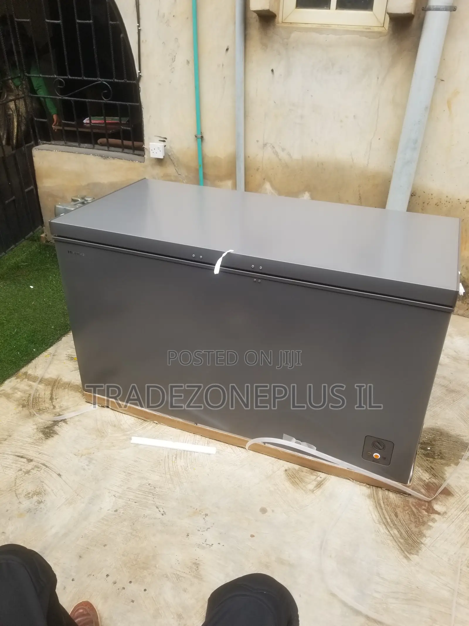 Hisense Deep Freeze With Lock and Key 420L