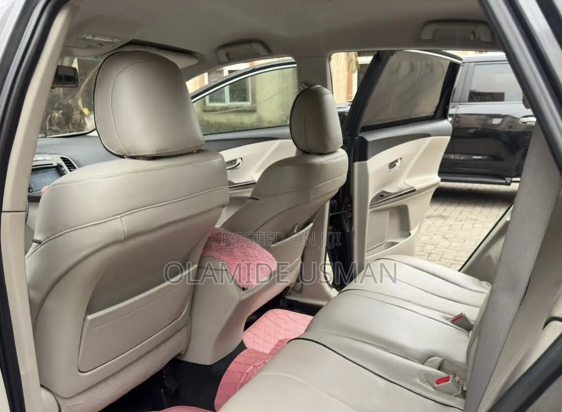Toyota Venza V6 2010 Gray