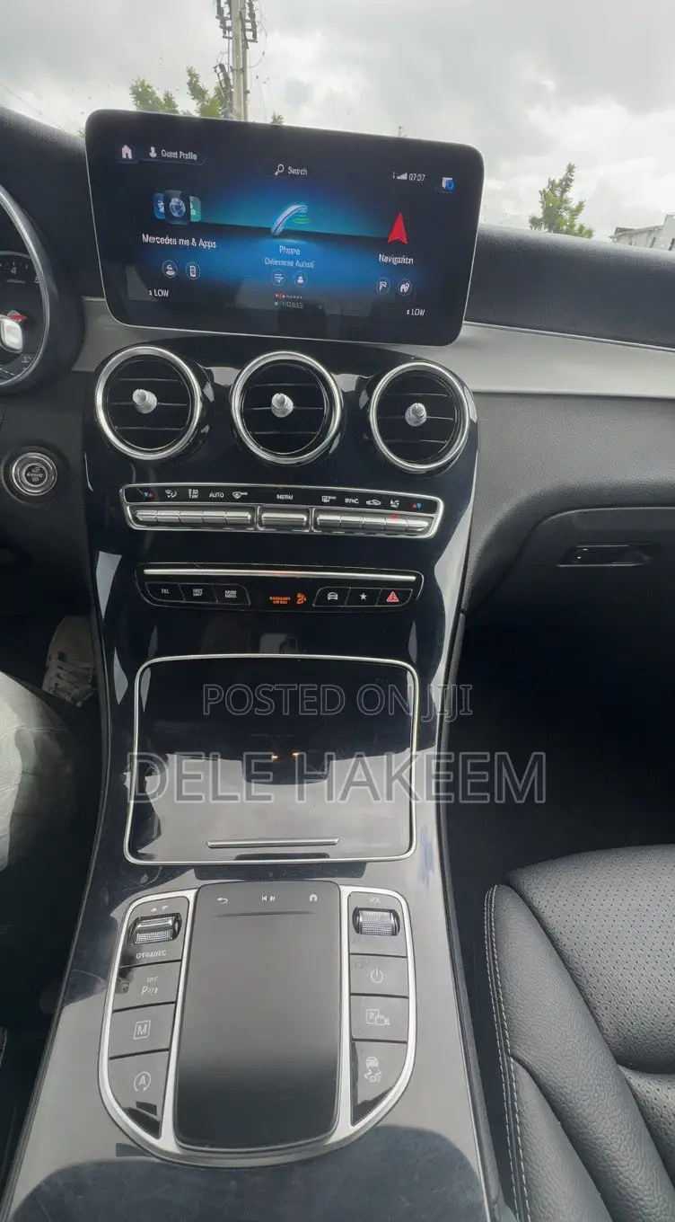 Mercedes-Benz GLC-Class 2022 White