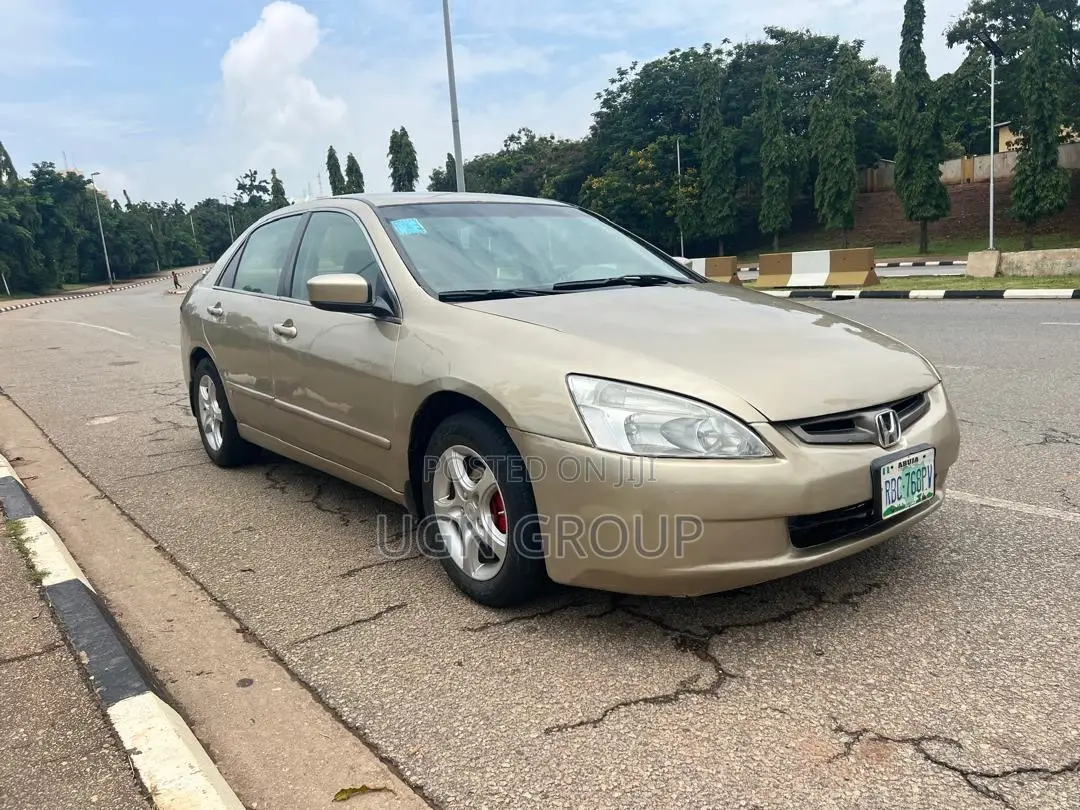Honda Accord 2005 Gold