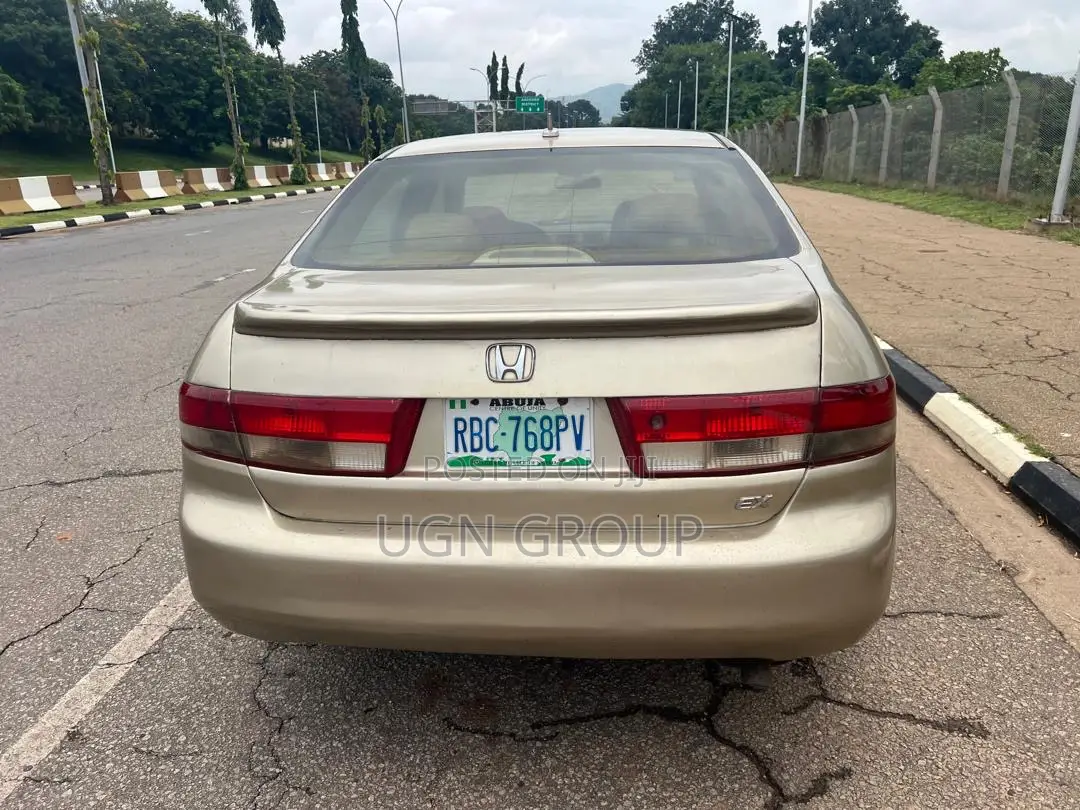 Honda Accord 2005 Gold