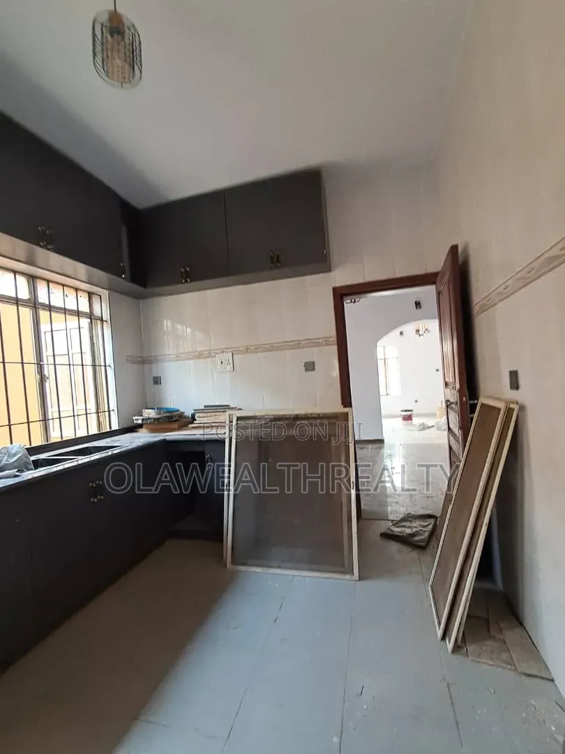 4bdrm Duplex in Akobo for rent