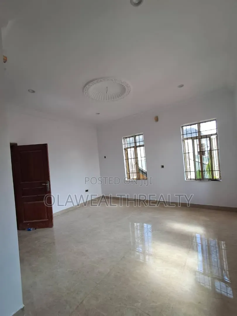 4bdrm Duplex in Akobo for rent