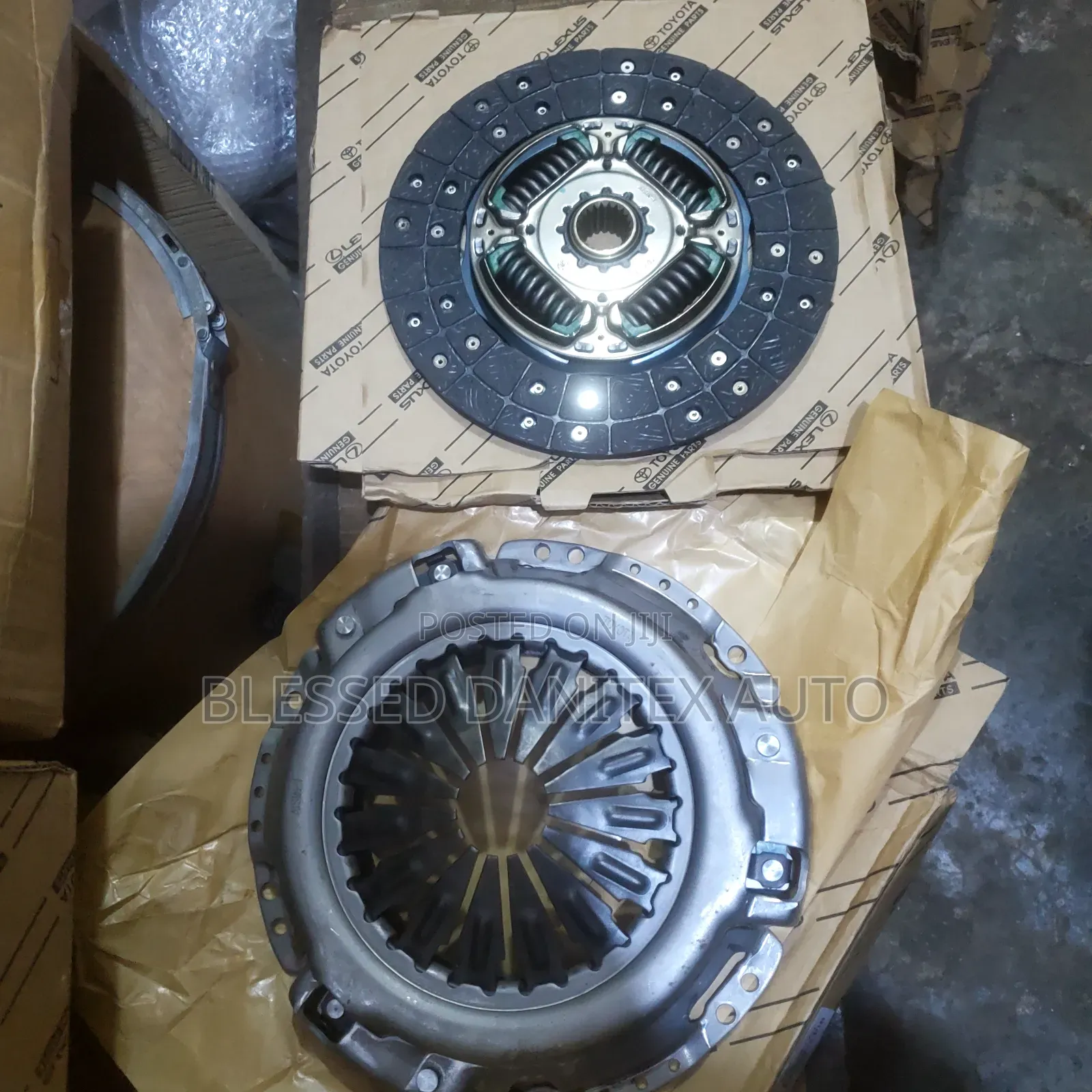 Clutch Disc and Plate of Toyota Hilux, Prado and Haice 2TR Engine