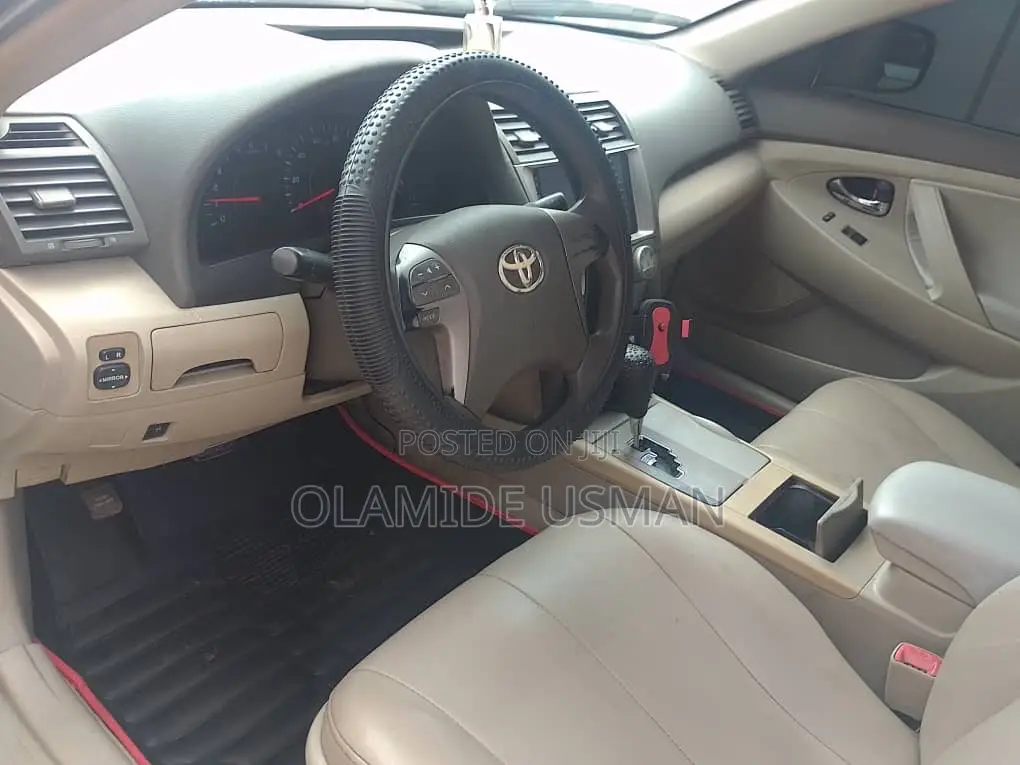 Toyota Camry LE 4dr Sedan (2.5L 4cyl 6A) 2011 Black