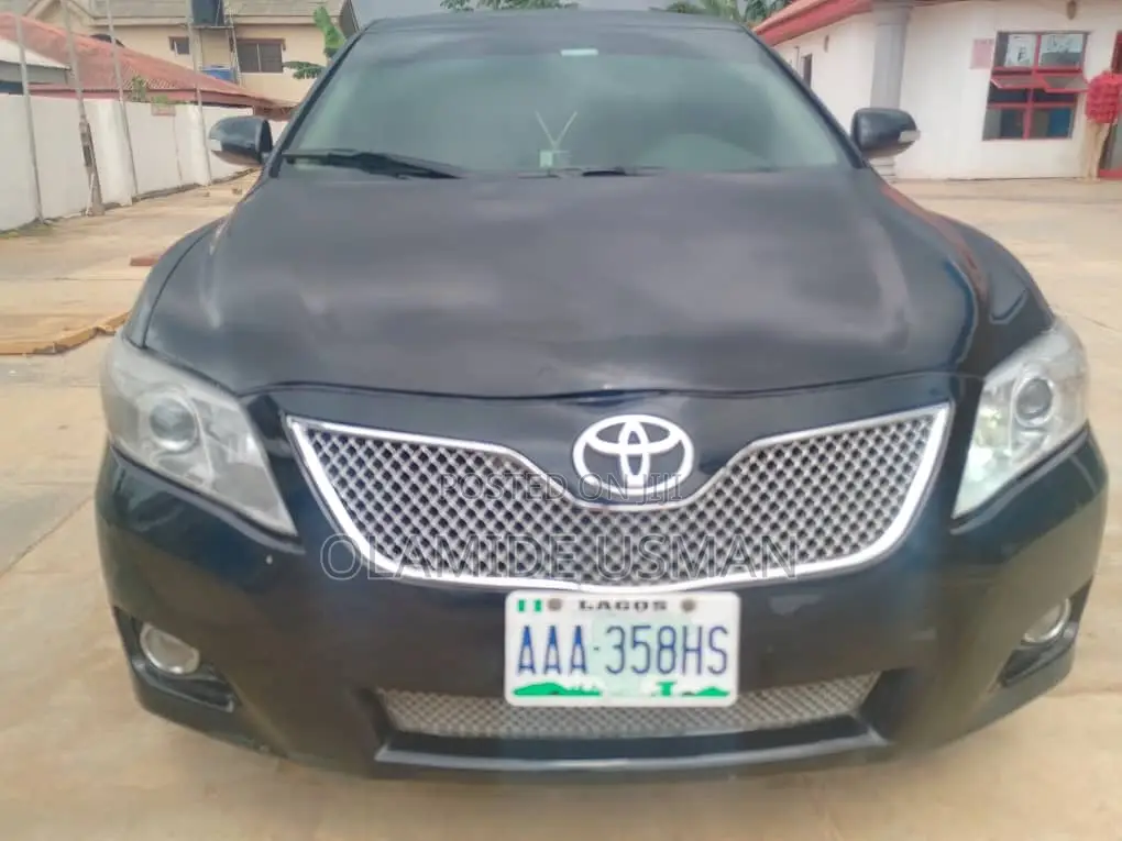 Toyota Camry LE 4dr Sedan (2.5L 4cyl 6A) 2011 Black