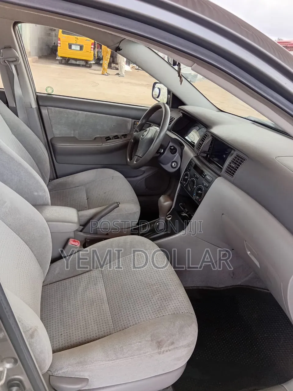 Toyota Corolla LE 2005 Gray