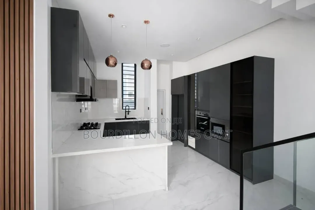 4bdrm Duplex in Oniru Victoria for rent