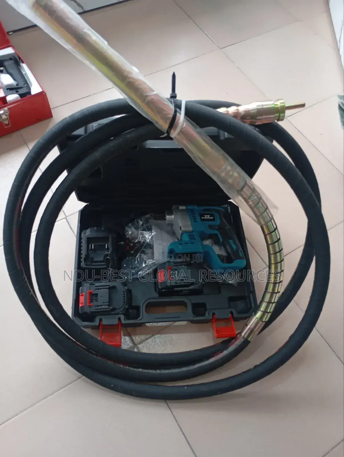 Cordless Concrete Vibrator / Poker With the Warrior Mixer Motor