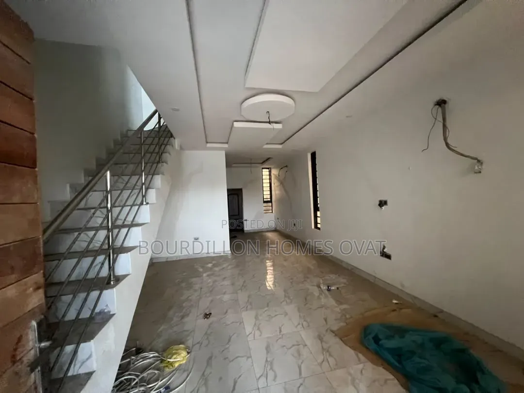 3bdrm Duplex in Lekki Palm City Ajah for rent