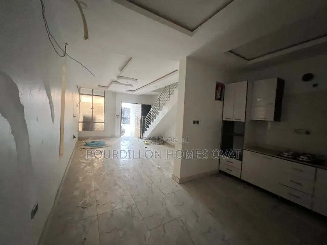 3bdrm Duplex in Lekki Palm City Ajah for rent