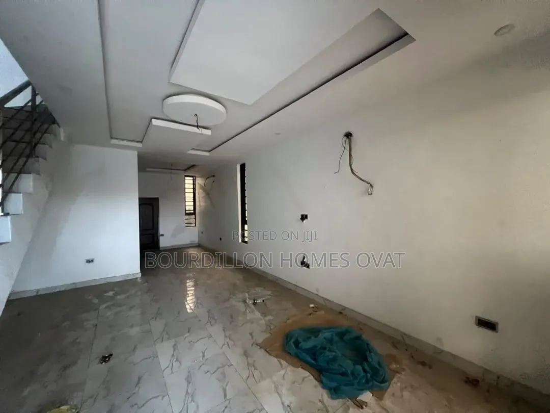 3bdrm Duplex in Lekki Palm City Ajah for rent