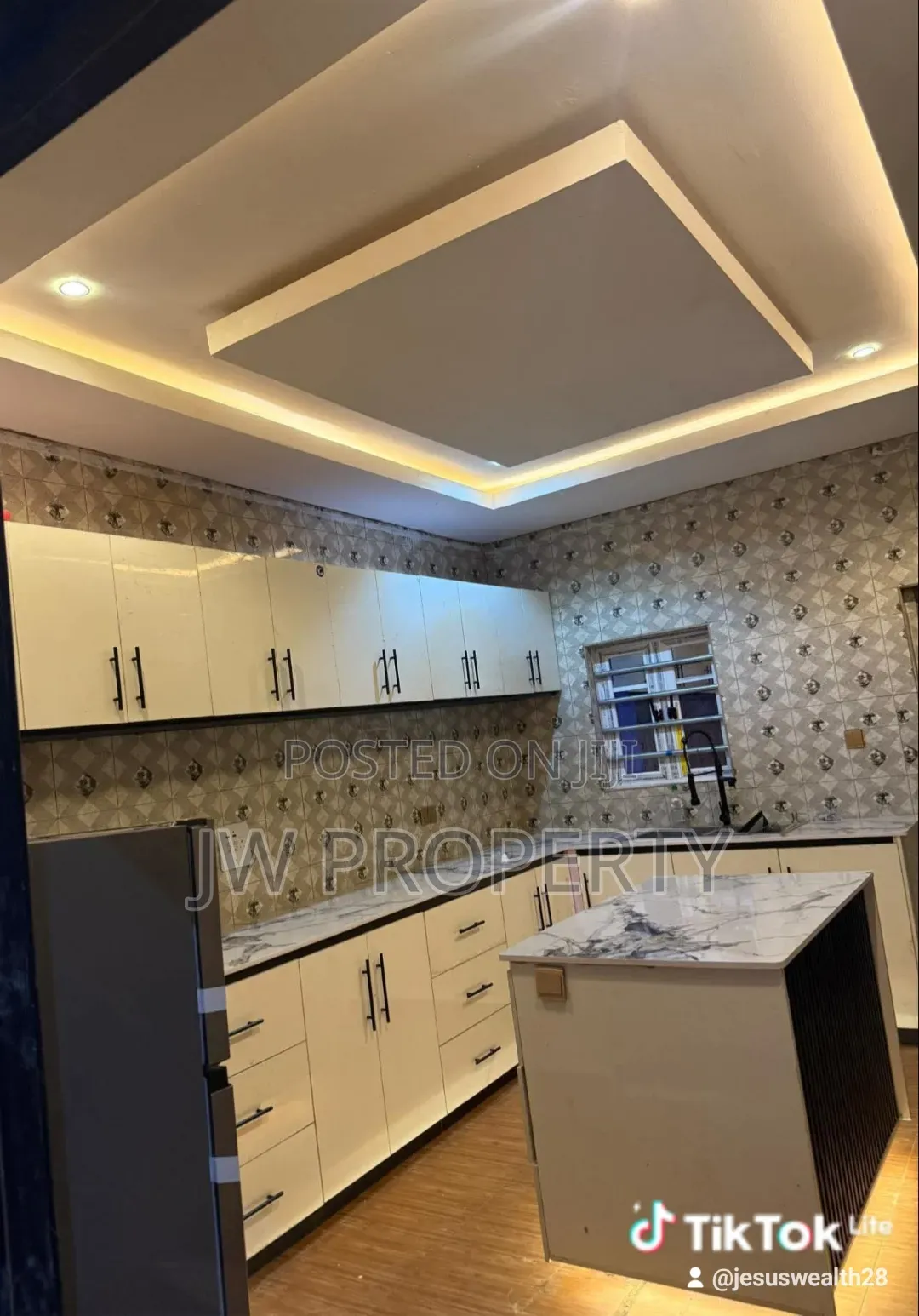 4bdrm Bungalow in Iyi Azi Land, Njikoka for sale