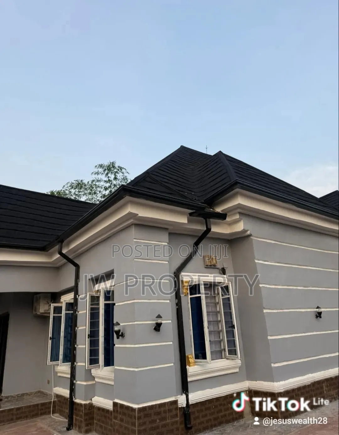 4bdrm Bungalow in Iyi Azi Land, Njikoka for sale
