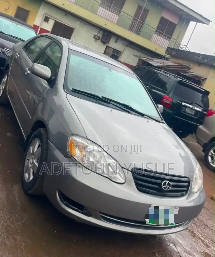 Toyota Corolla LE 2004 Gray