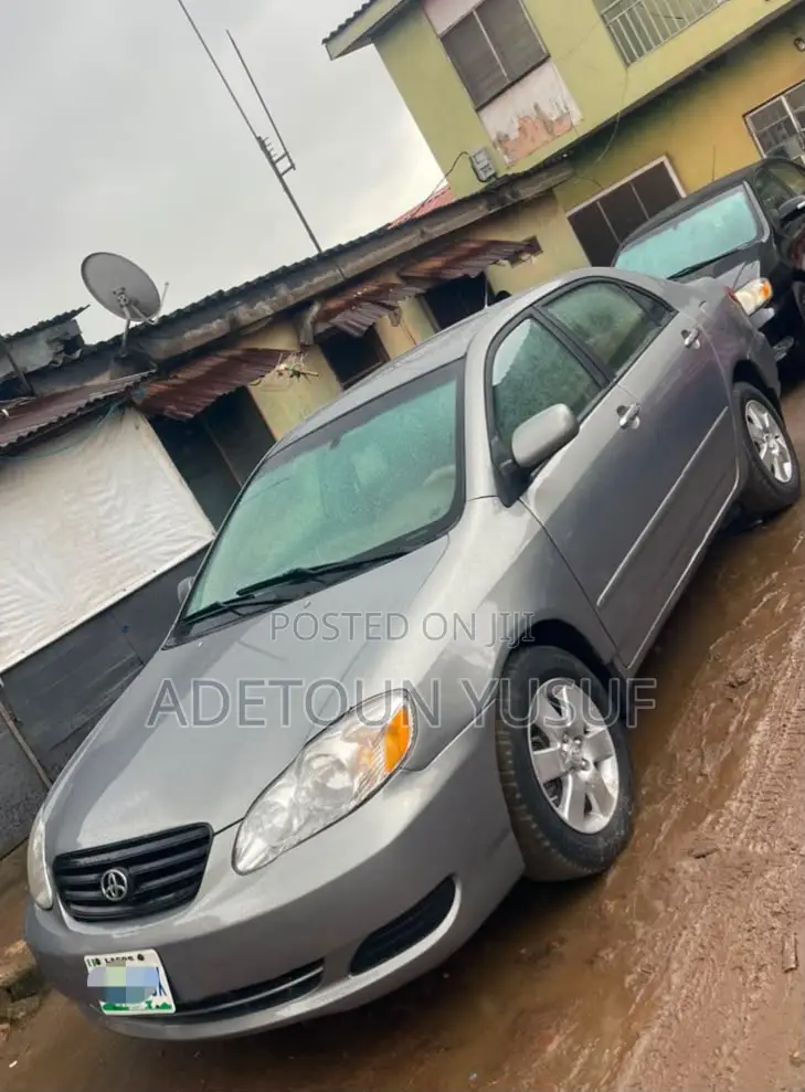 Toyota Corolla LE 2004 Gray