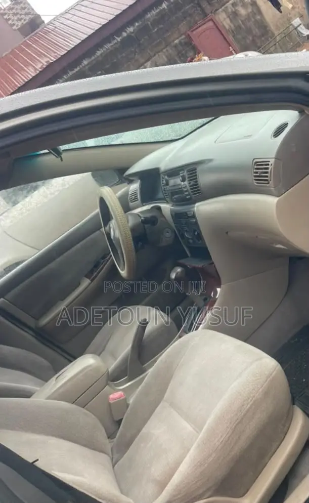 Toyota Corolla LE 2004 Gray