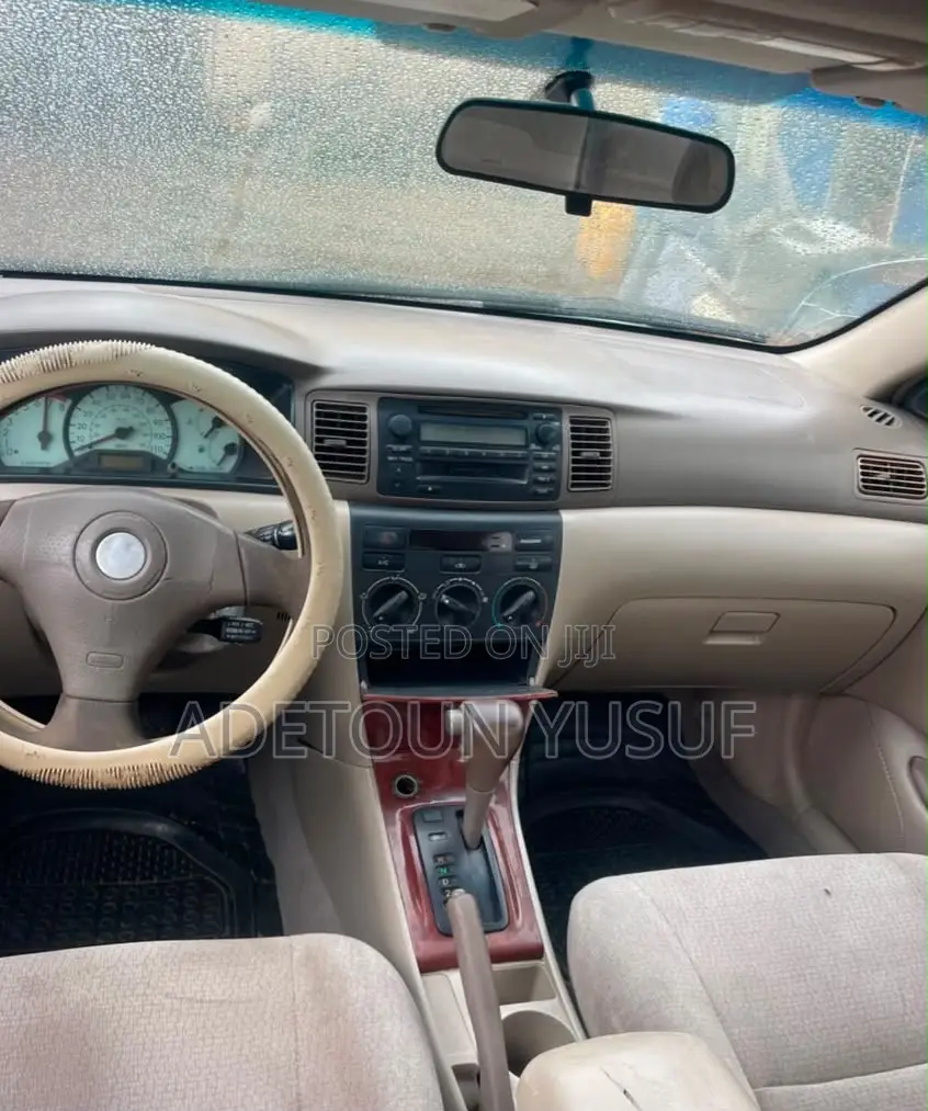 Toyota Corolla LE 2004 Gray