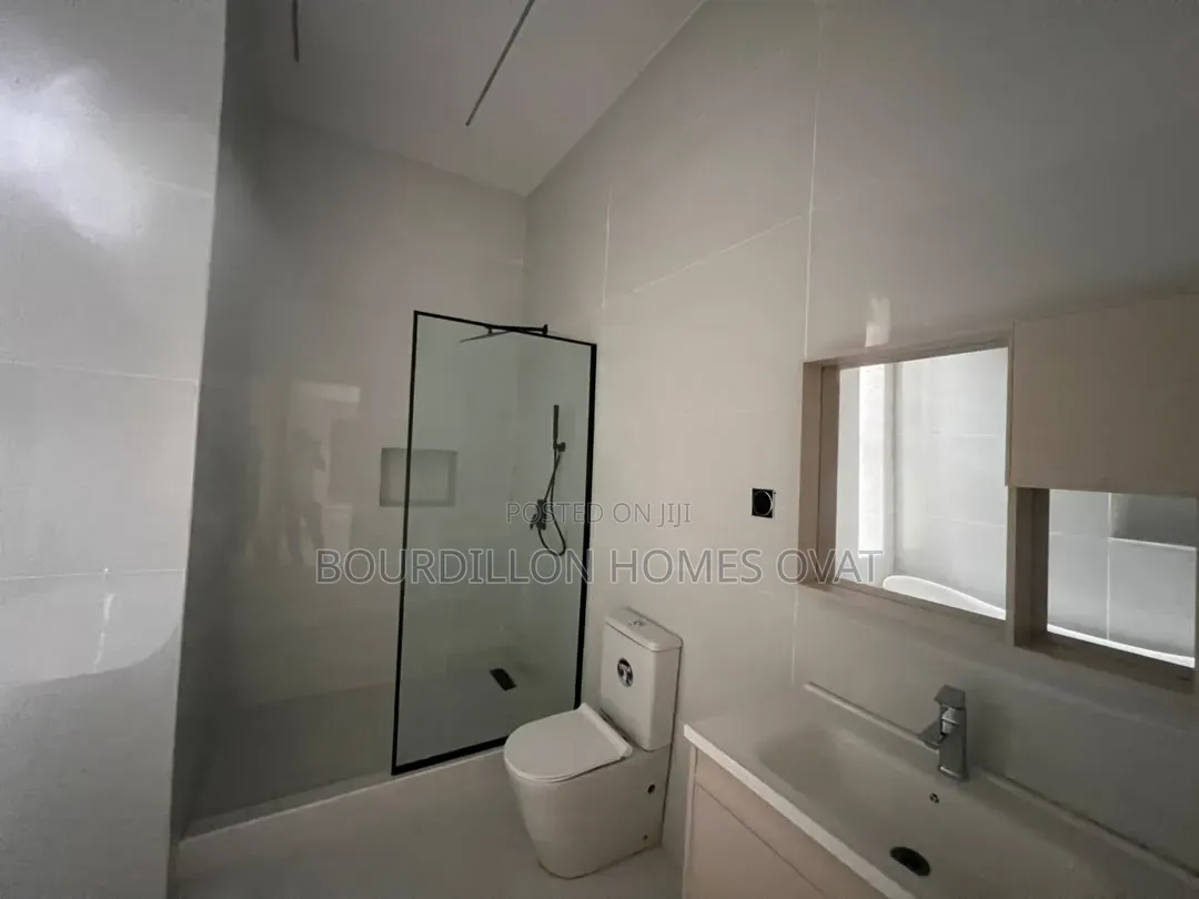 4bdrm Duplex in Genesis Court Badore for sale