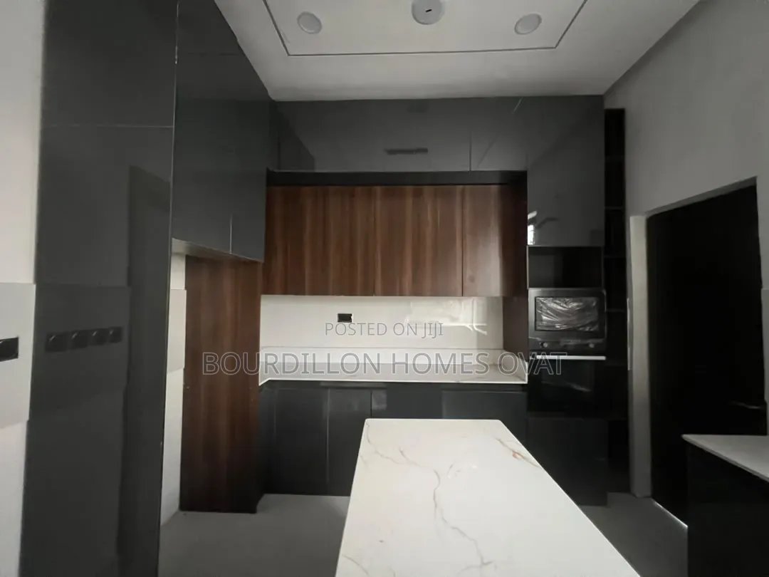 4bdrm Duplex in Genesis Court Badore for sale