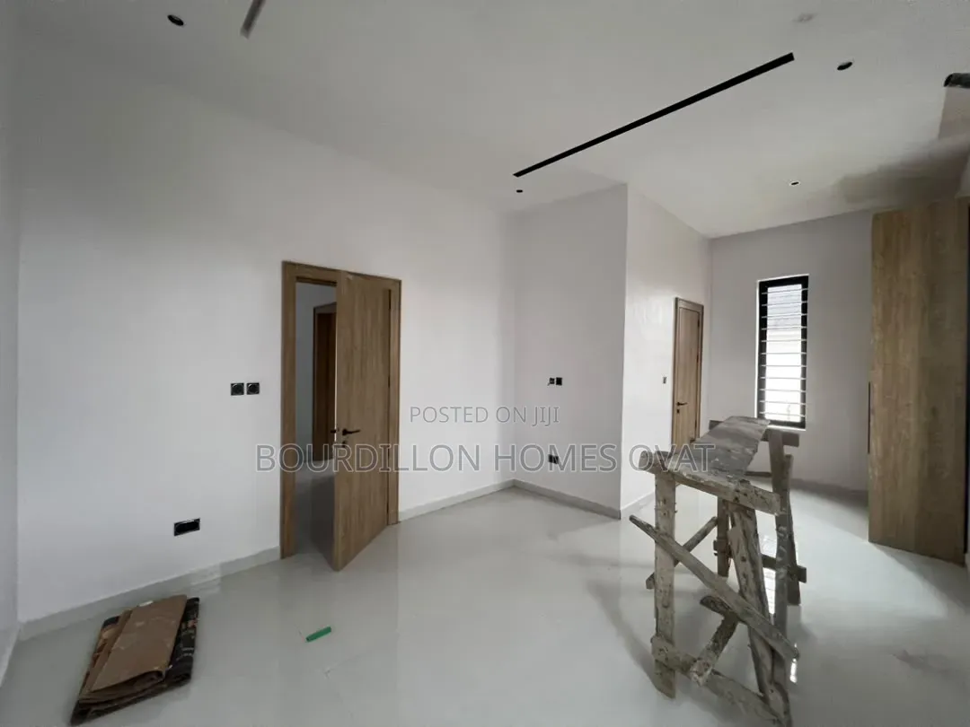 4bdrm Duplex in Genesis Court Badore for sale