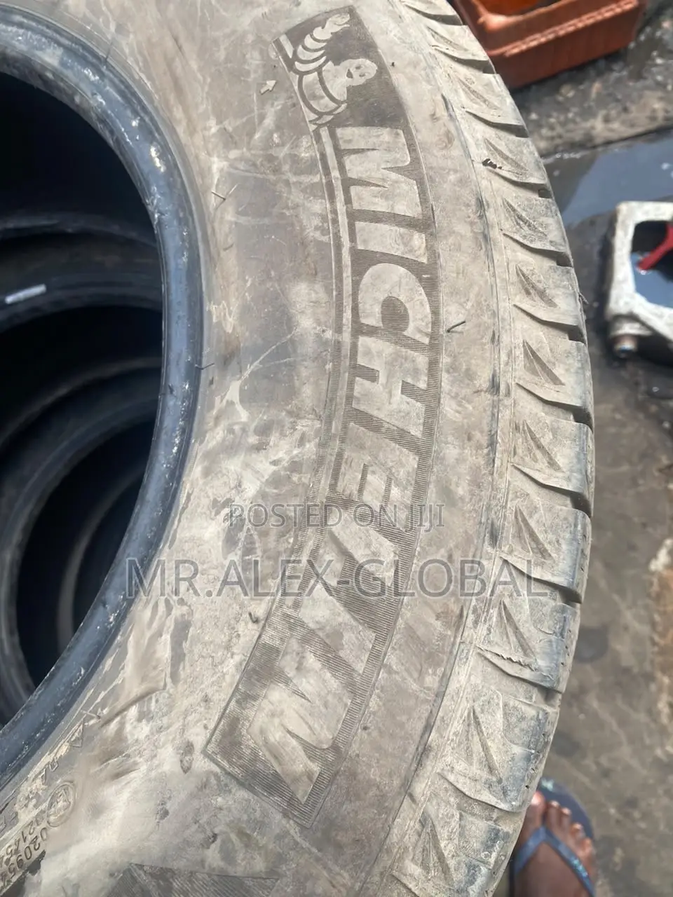 275/70/17 Michelin Four Uniform