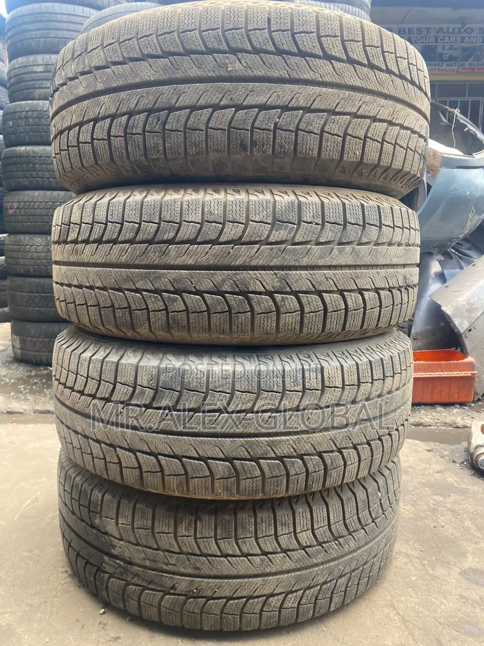 275/70/17 Michelin Four Uniform