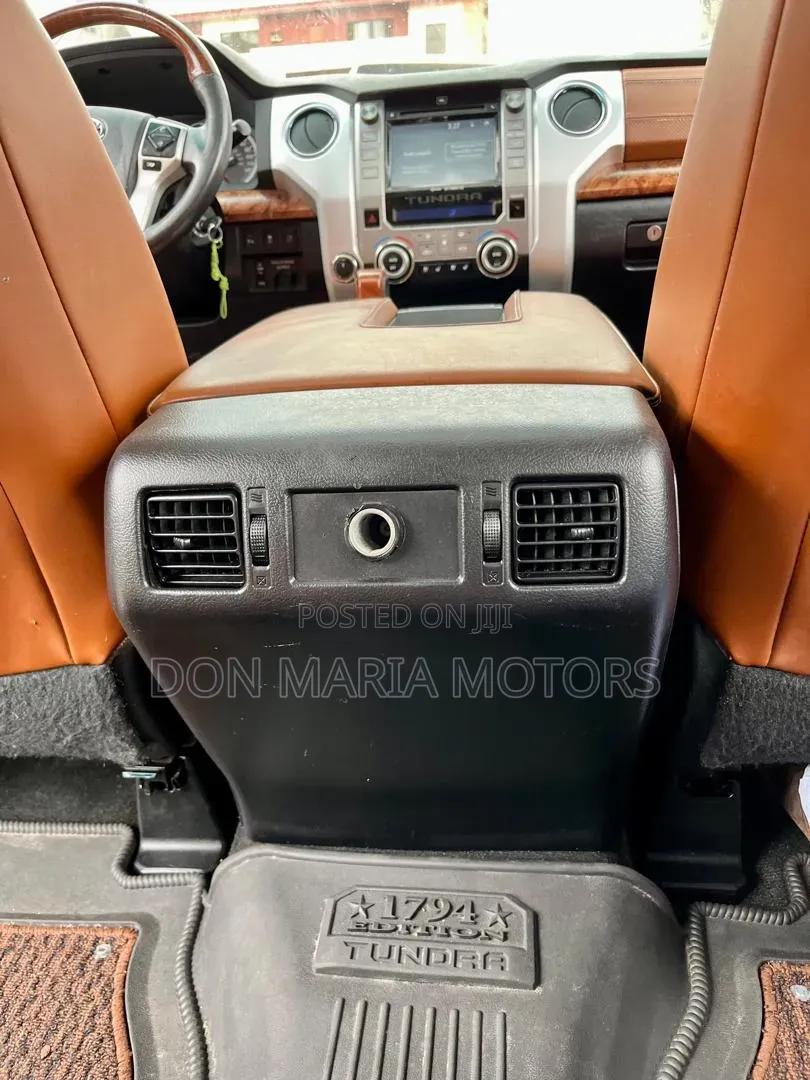 Toyota Tundra 1794 5.7L V8 4x4 CrewMax 5.6 ft. box 145.7 in. WB 2016 Brown
