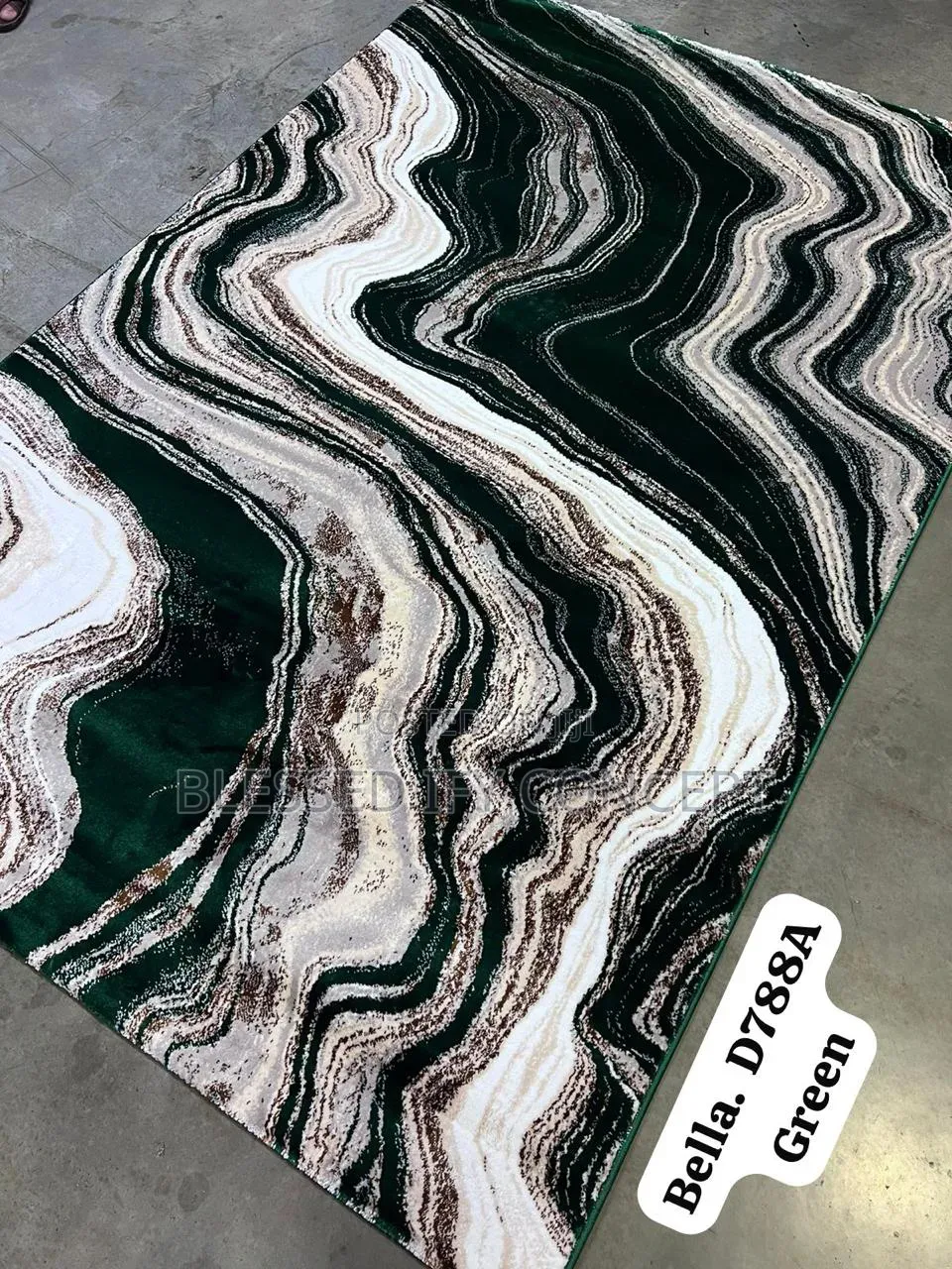 Quality 6 by 4 Center Rug, Available in Different Sizes and Colors