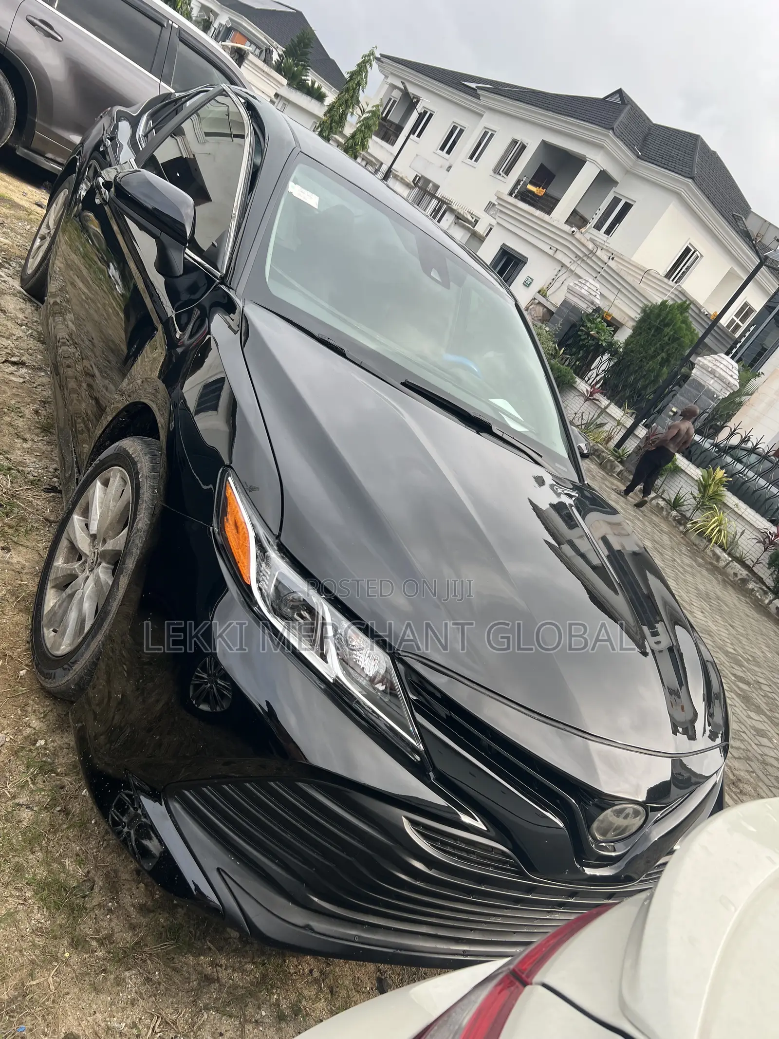 Toyota Camry LE FWD (2.5L 4cyl 8AM) 2018 Blue