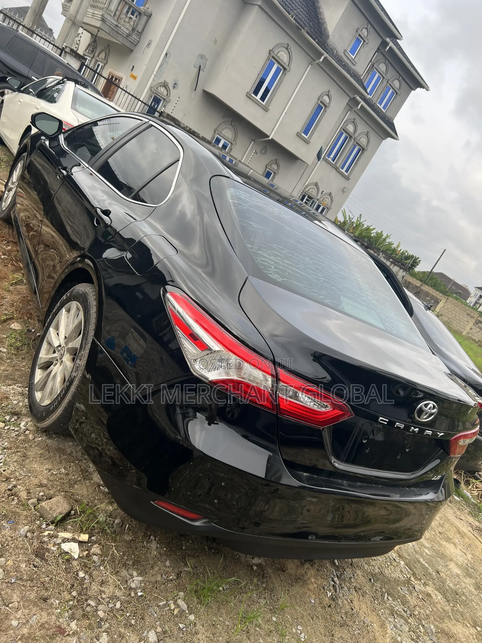 Toyota Camry LE FWD (2.5L 4cyl 8AM) 2018 Blue
