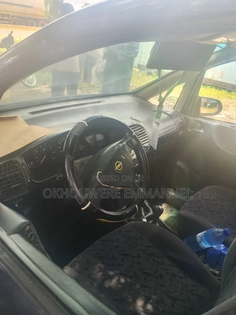 Opel Zafira 2005 Blue