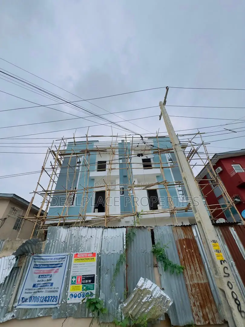 4bdrm Townhouse/Terrace in Gbagada for sale
