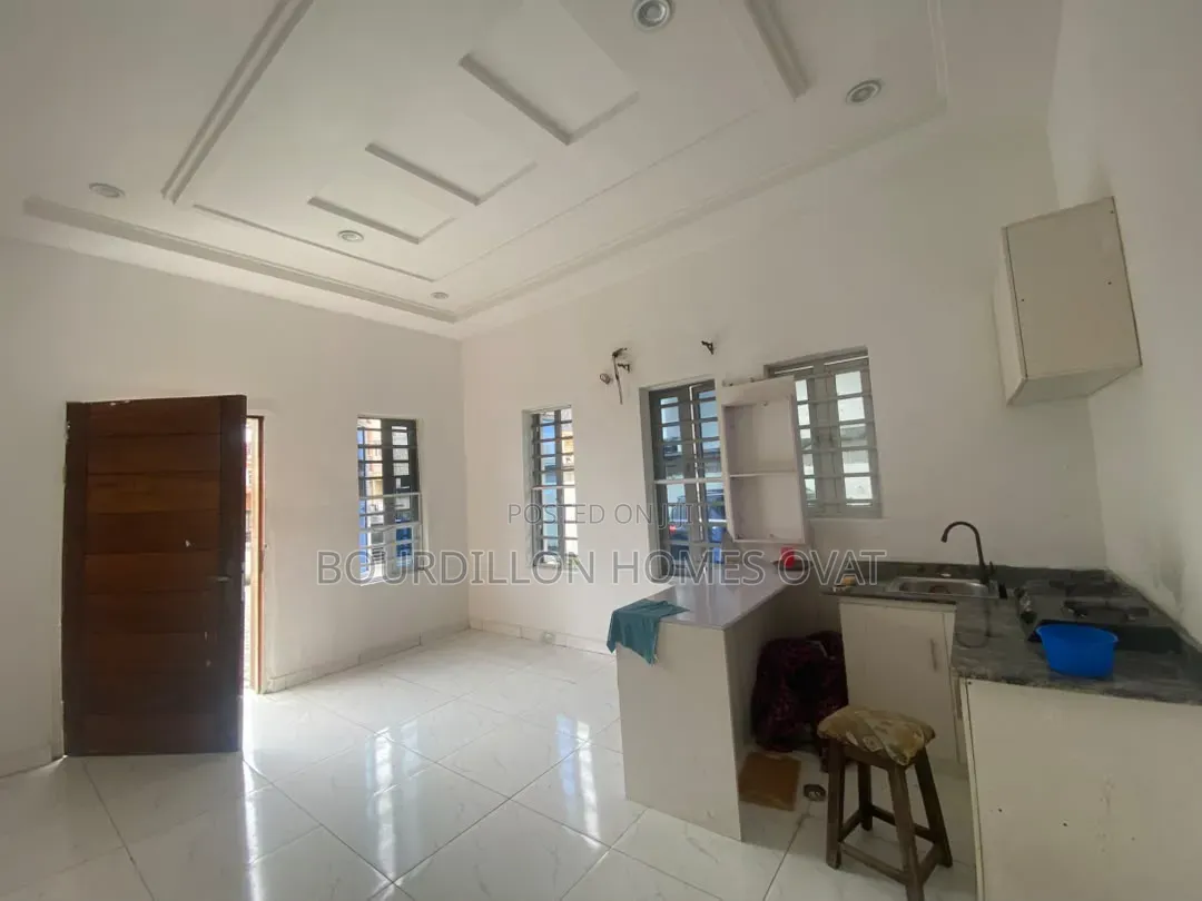 1bdrm Apartment in Chevron Lekki Lagos for rent