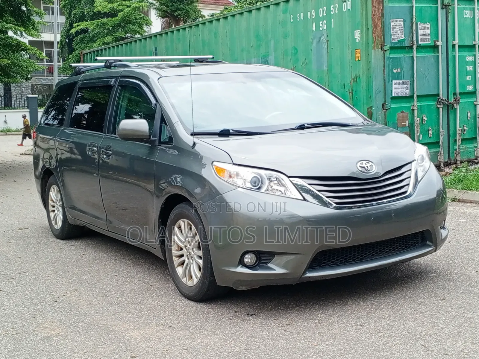 Toyota Sienna 2013 Gray
