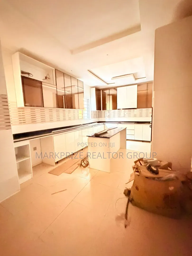 5bdrm Duplex in Magodo Gra Phase 1 for sale