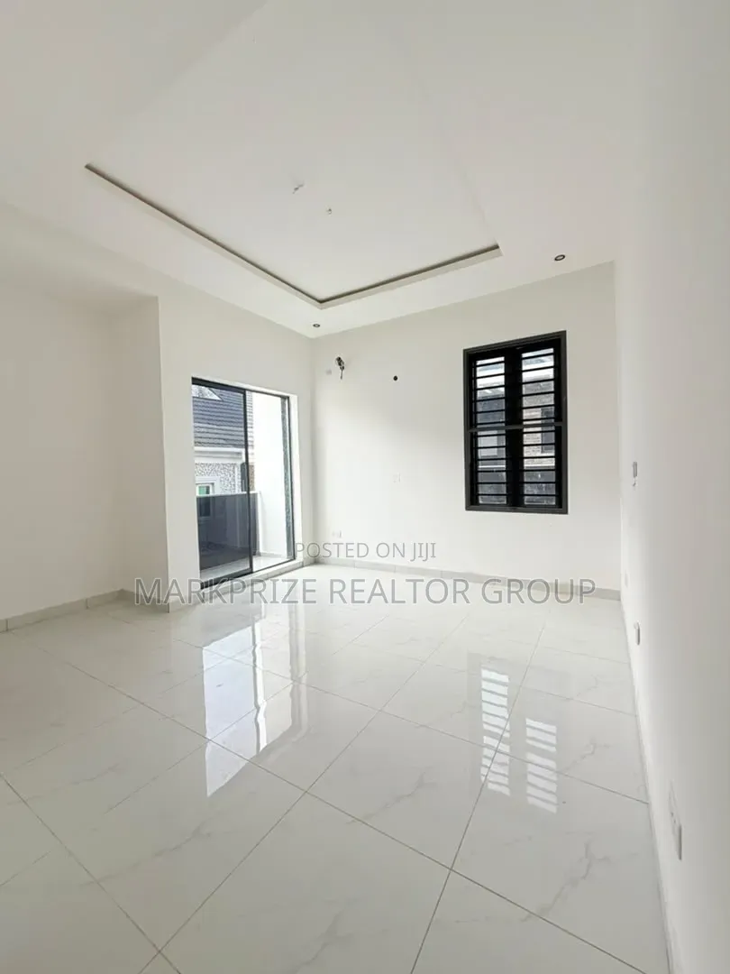 4bdrm Duplex in Opic Isheri for sale