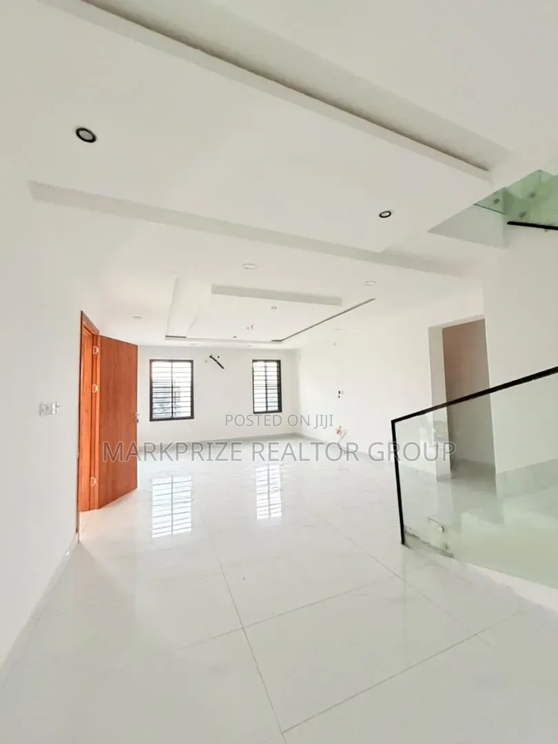 4bdrm Duplex in Opic Isheri for sale