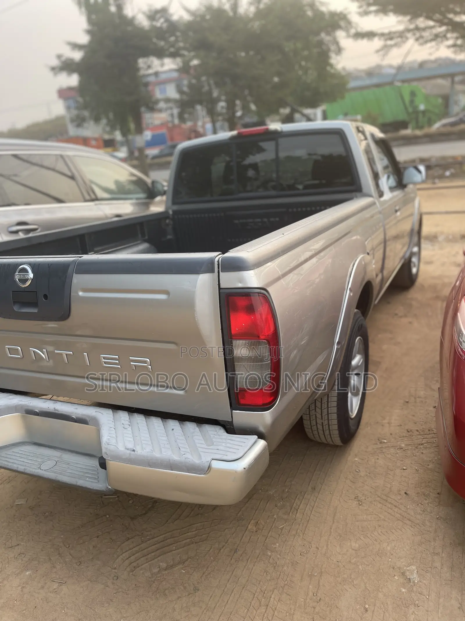 Nissan Frontier XE 4x2 King Cab 116.1 in. WB 2002 Gray