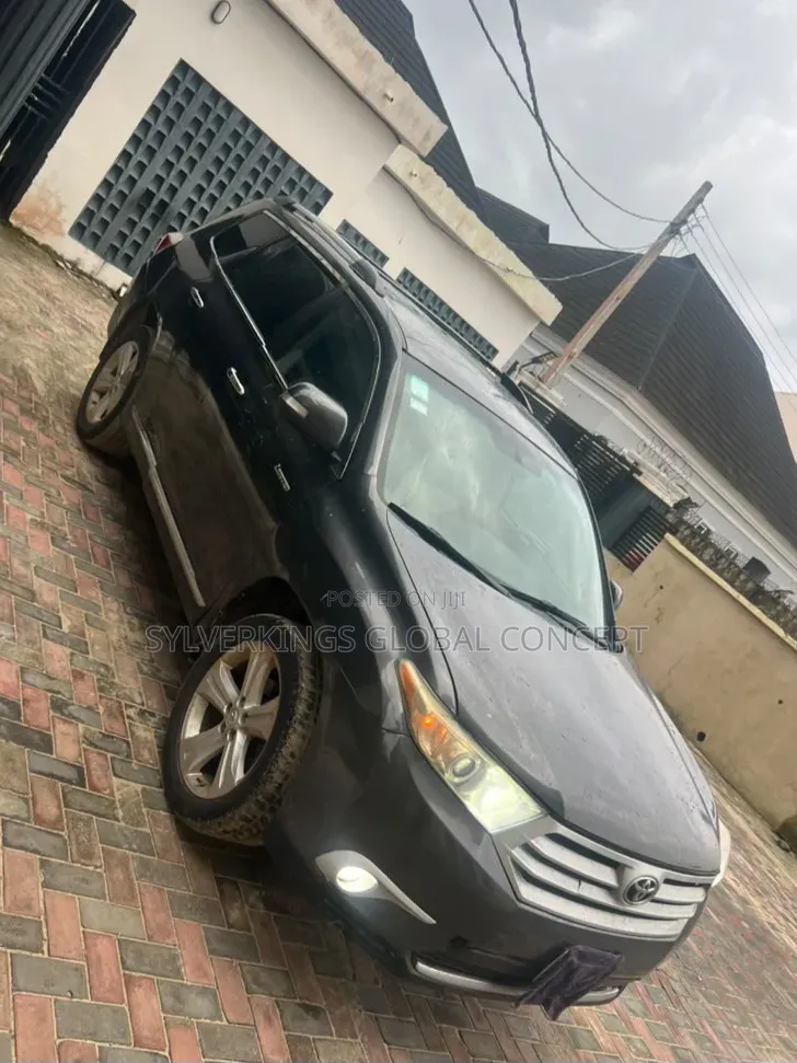 Toyota Highlander 2011 Green