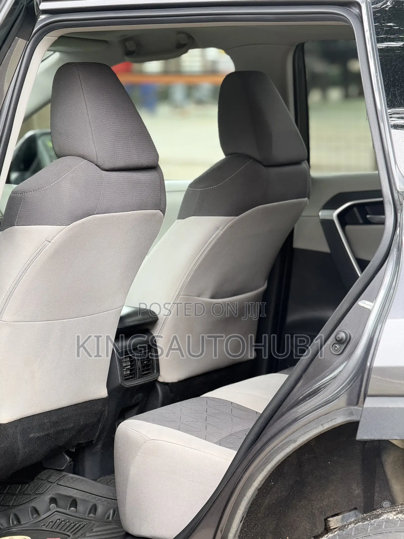 Toyota RAV4 XLE AWD 2024 Gray